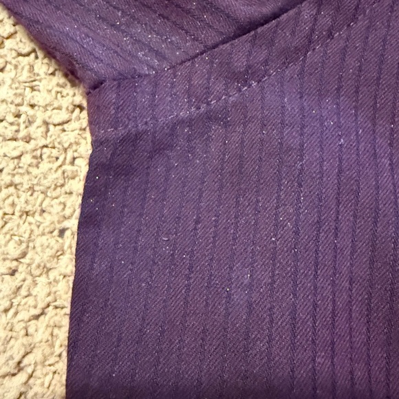 Van Huesen Button Down Dress Shirt Light Pinstripe Over Maroon Long Sleeve M - Picture 9 of 9